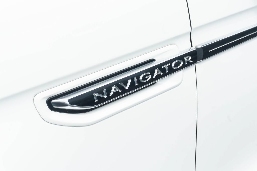 Used 2020 Lincoln Navigator Black Label AWD/4WD image 3