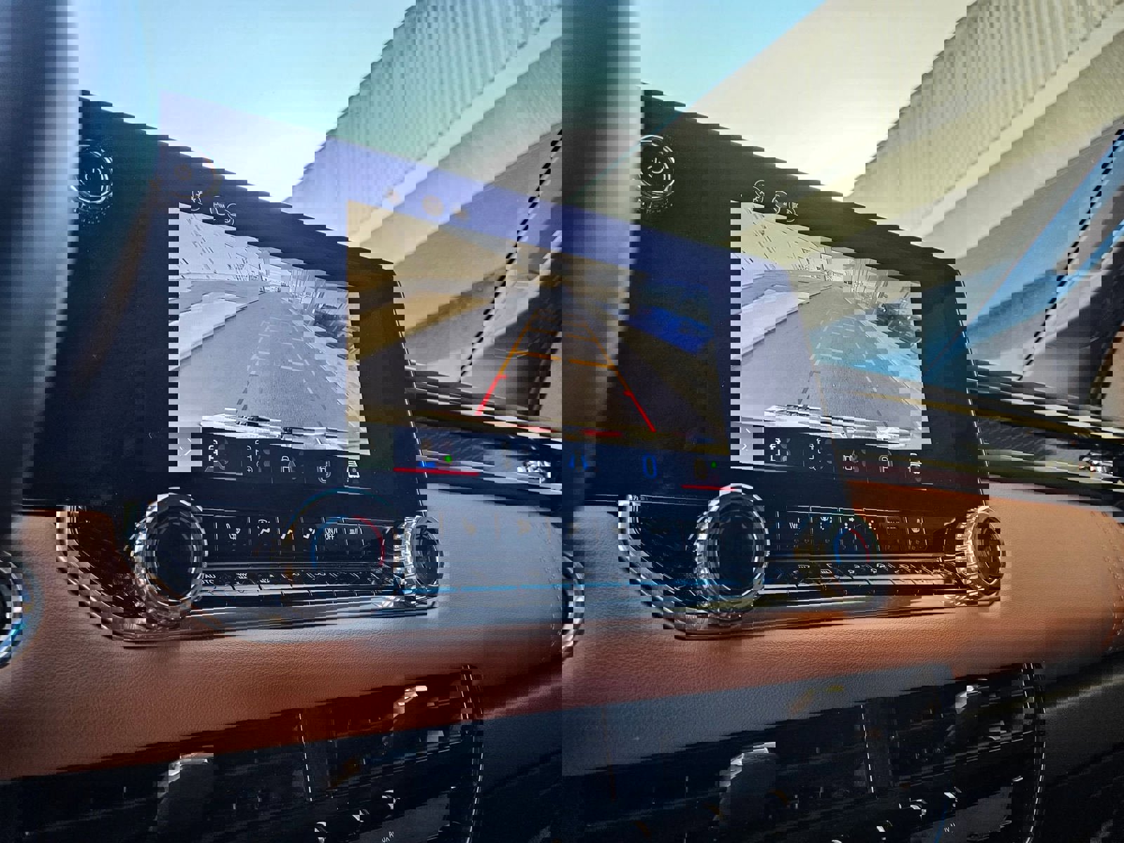 Used 2024 GMC Canyon AT4 w/ Technology Package image 17