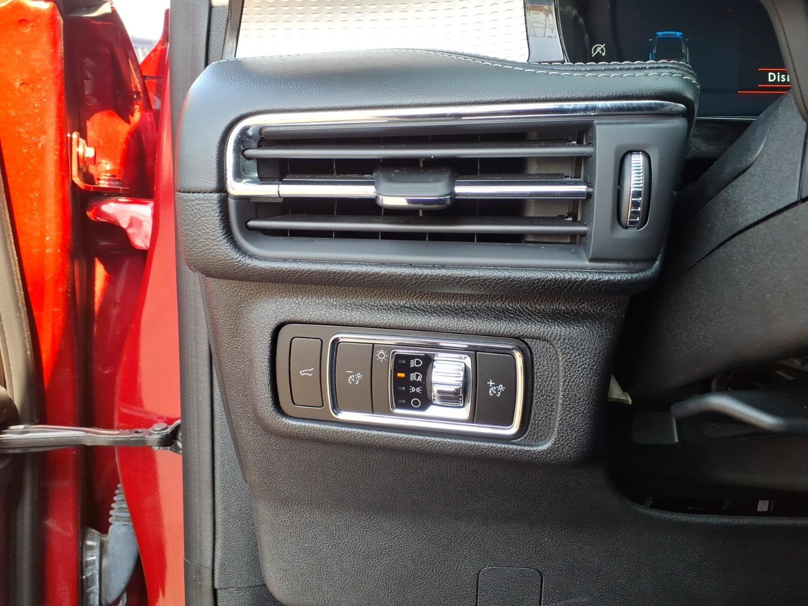 Used 2023 Lincoln Corsair Reserve w/ Jet Appearance Package image 15