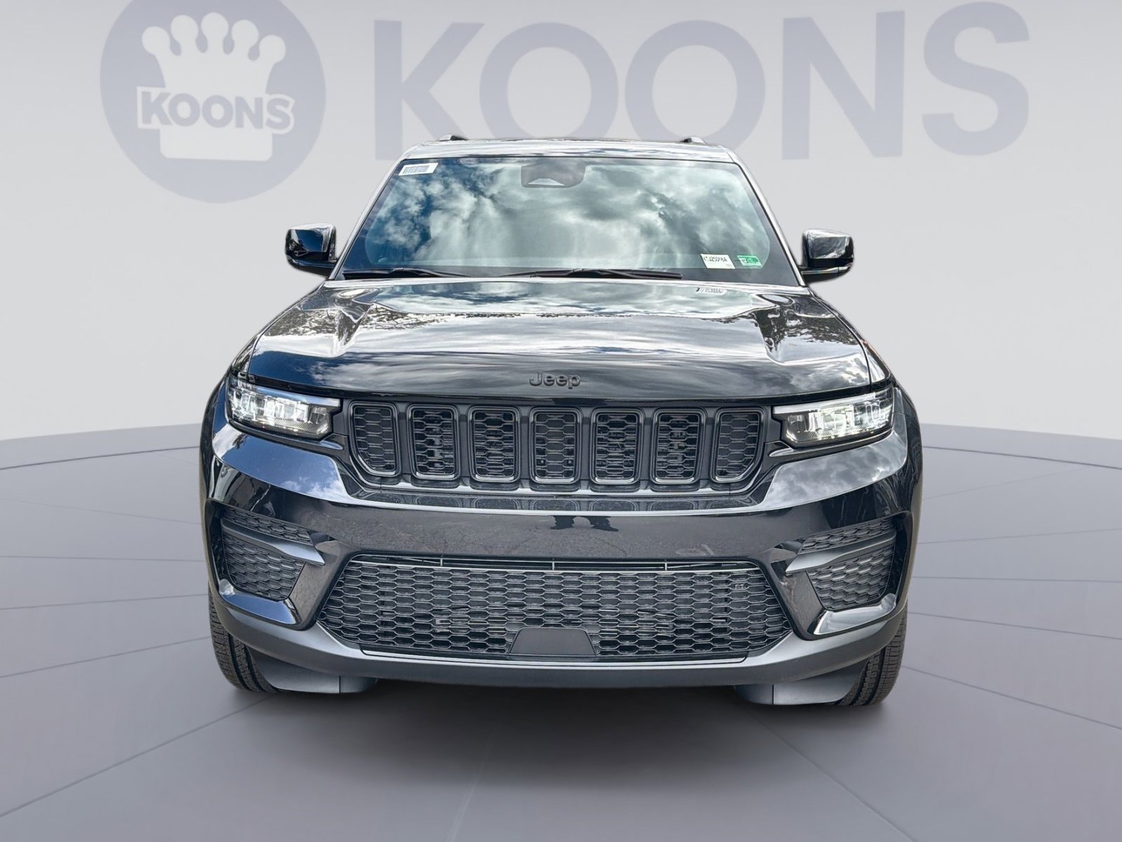 New 2025 Jeep Grand Cherokee Laredo image 11