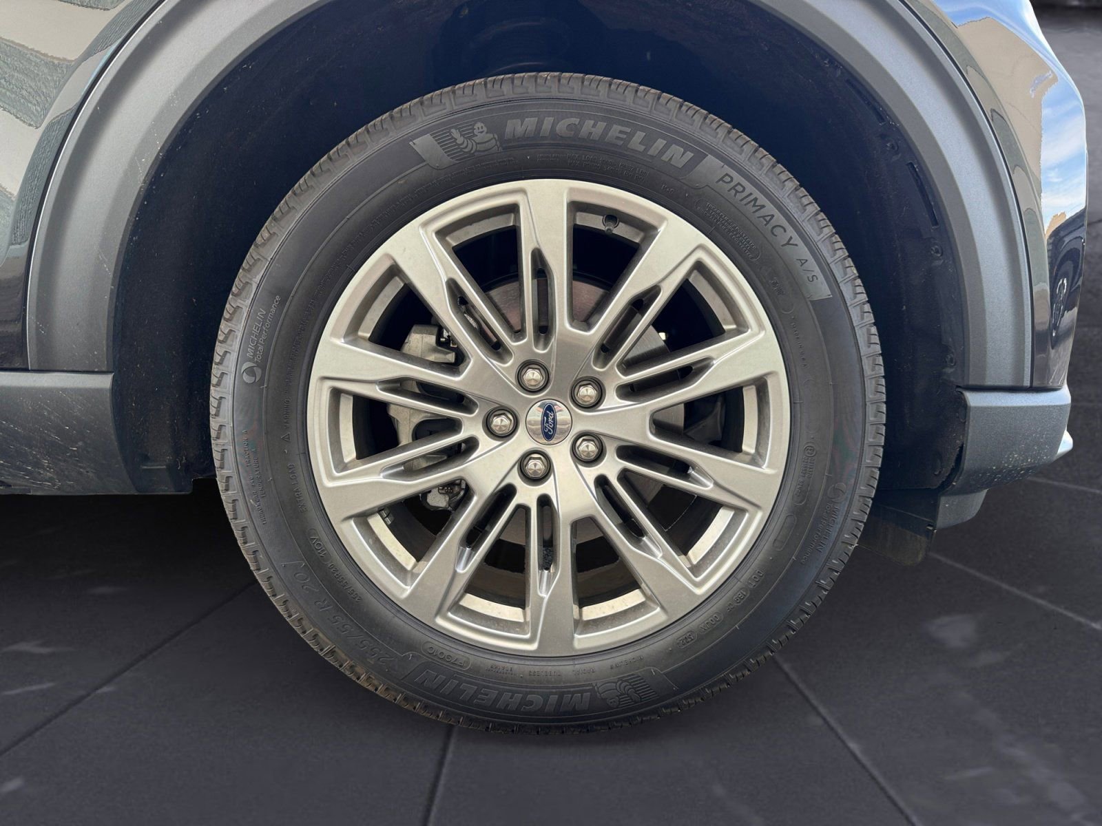 Used 2025 Ford Explorer Platinum image 14