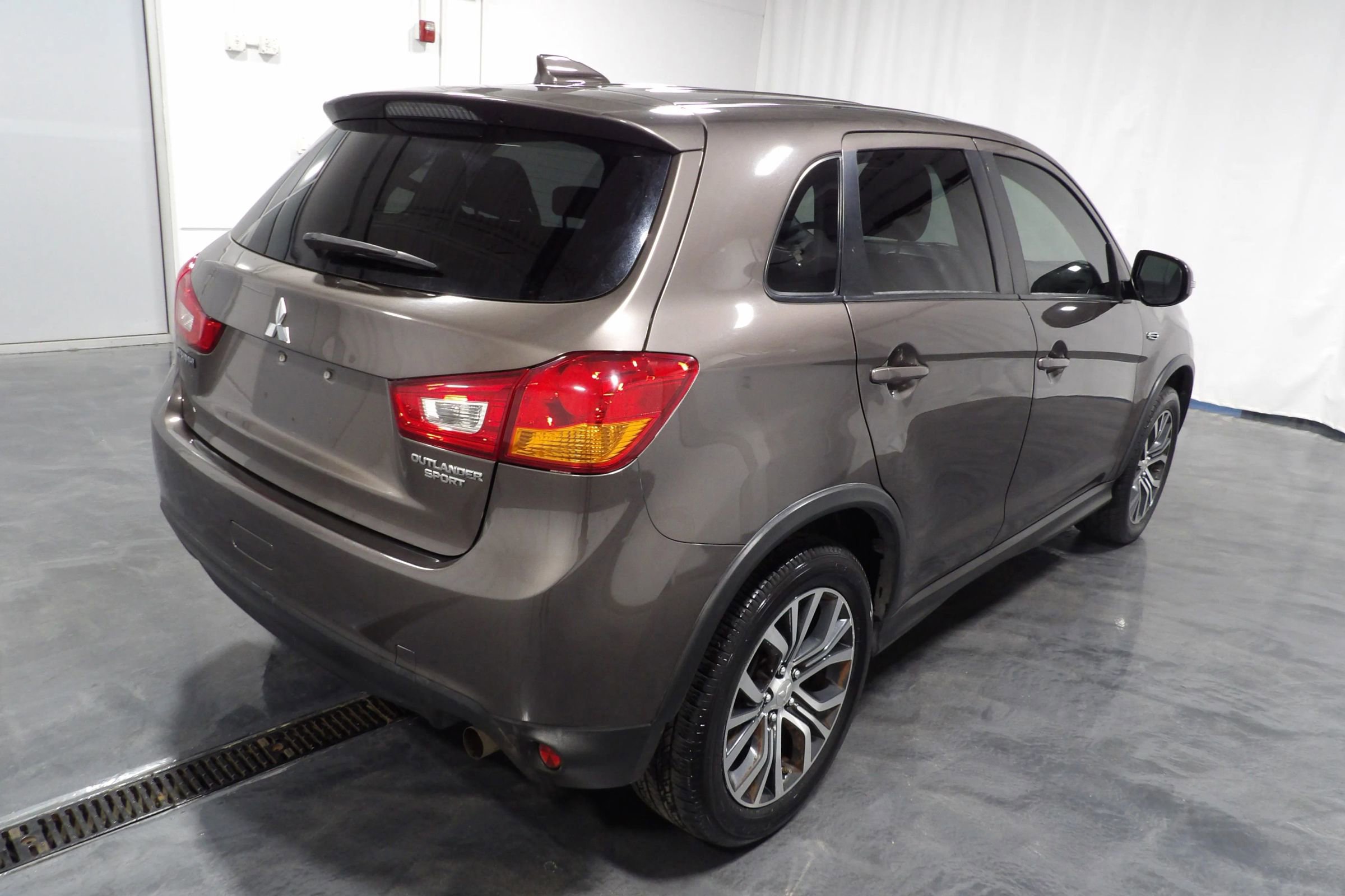 Used 2017 Mitsubishi Outlander Sport ES image 4