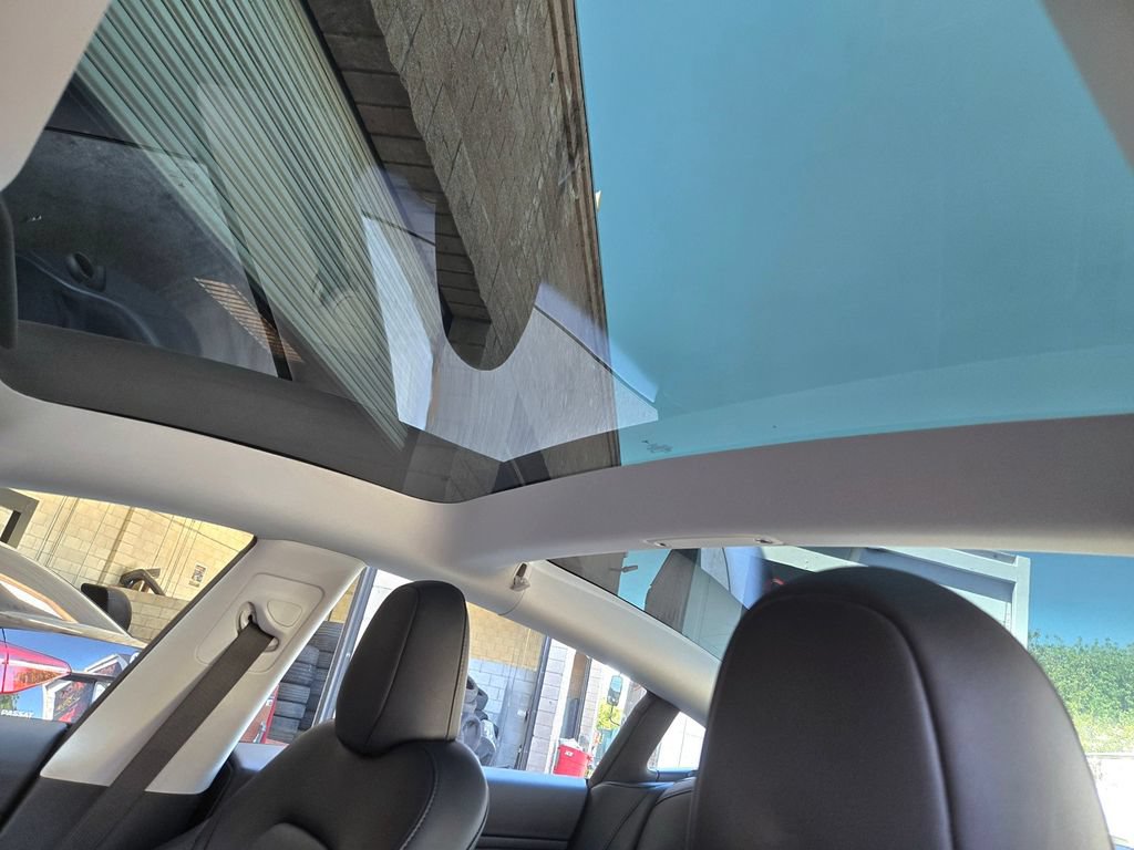 Used 2023 Tesla Model 3 Standard Range RWD image 17