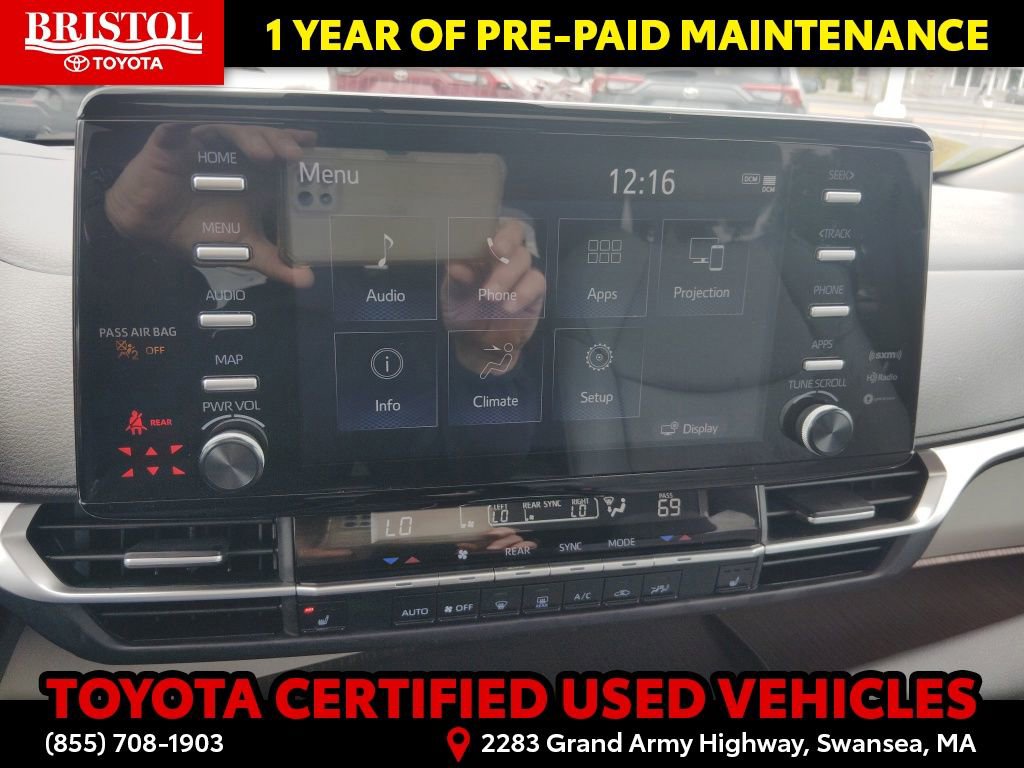 Used 2024 Toyota Sienna XLE FWD image 25