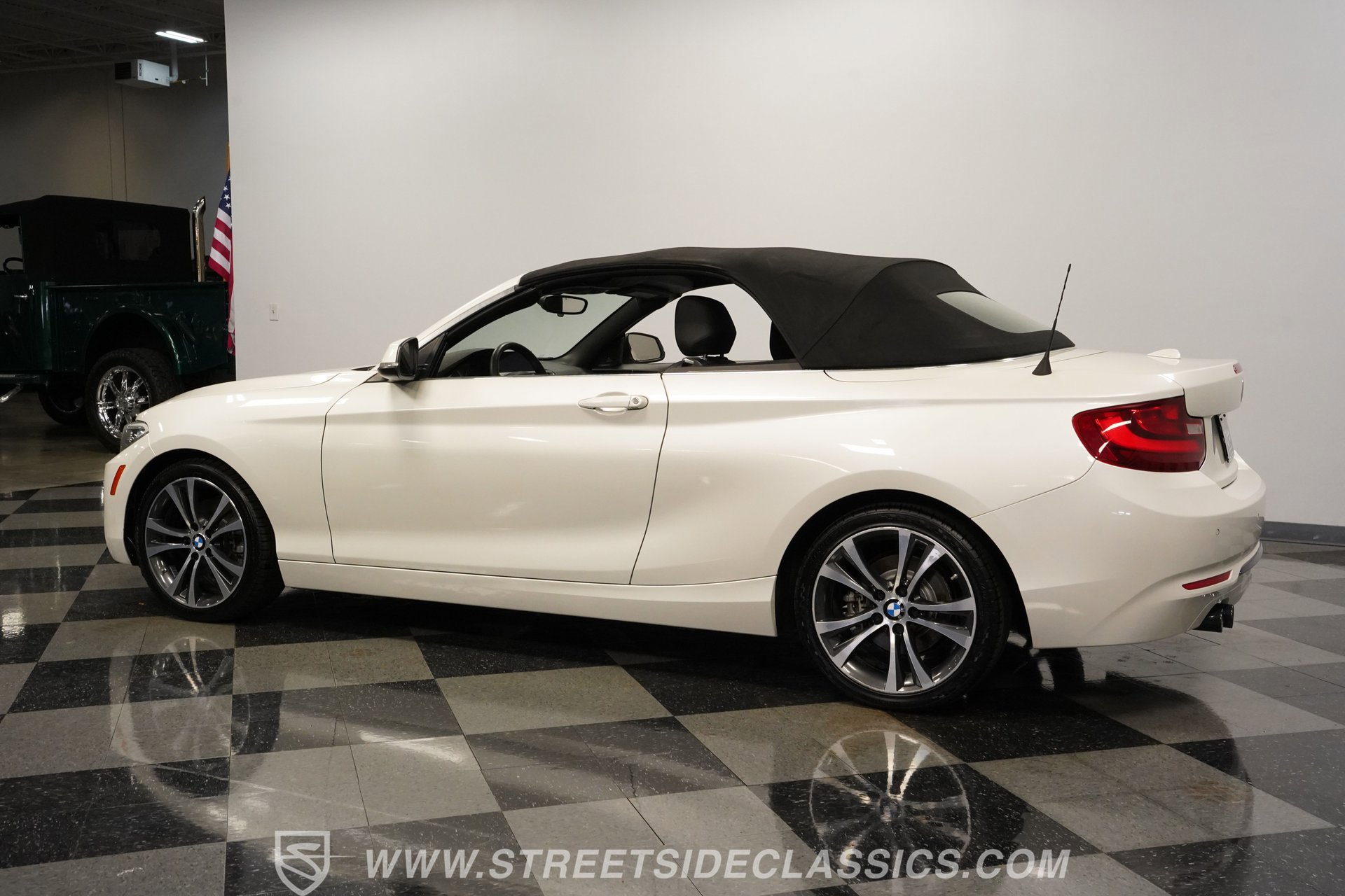 Used 2017 BMW 230i Convertible RWD image 8