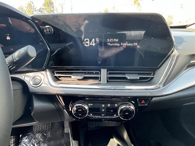 New 2026 Chevrolet Trax ACTIV w/ Sunroof Package FWD image 13