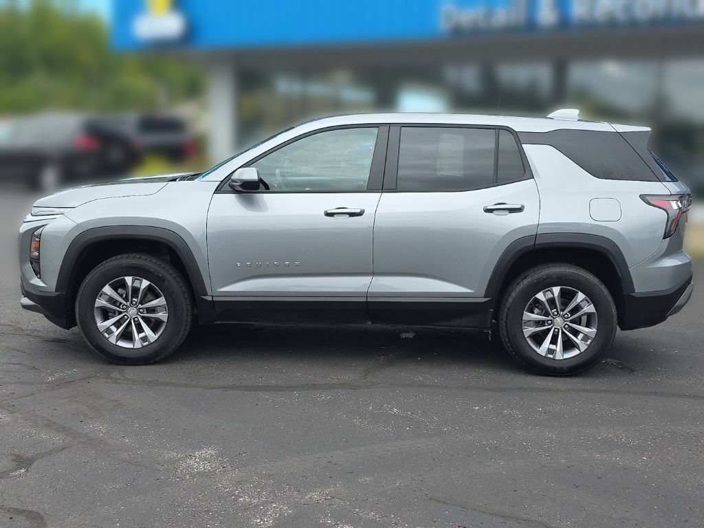 Used 2026 Chevrolet Equinox LT AWD/4WD image 11