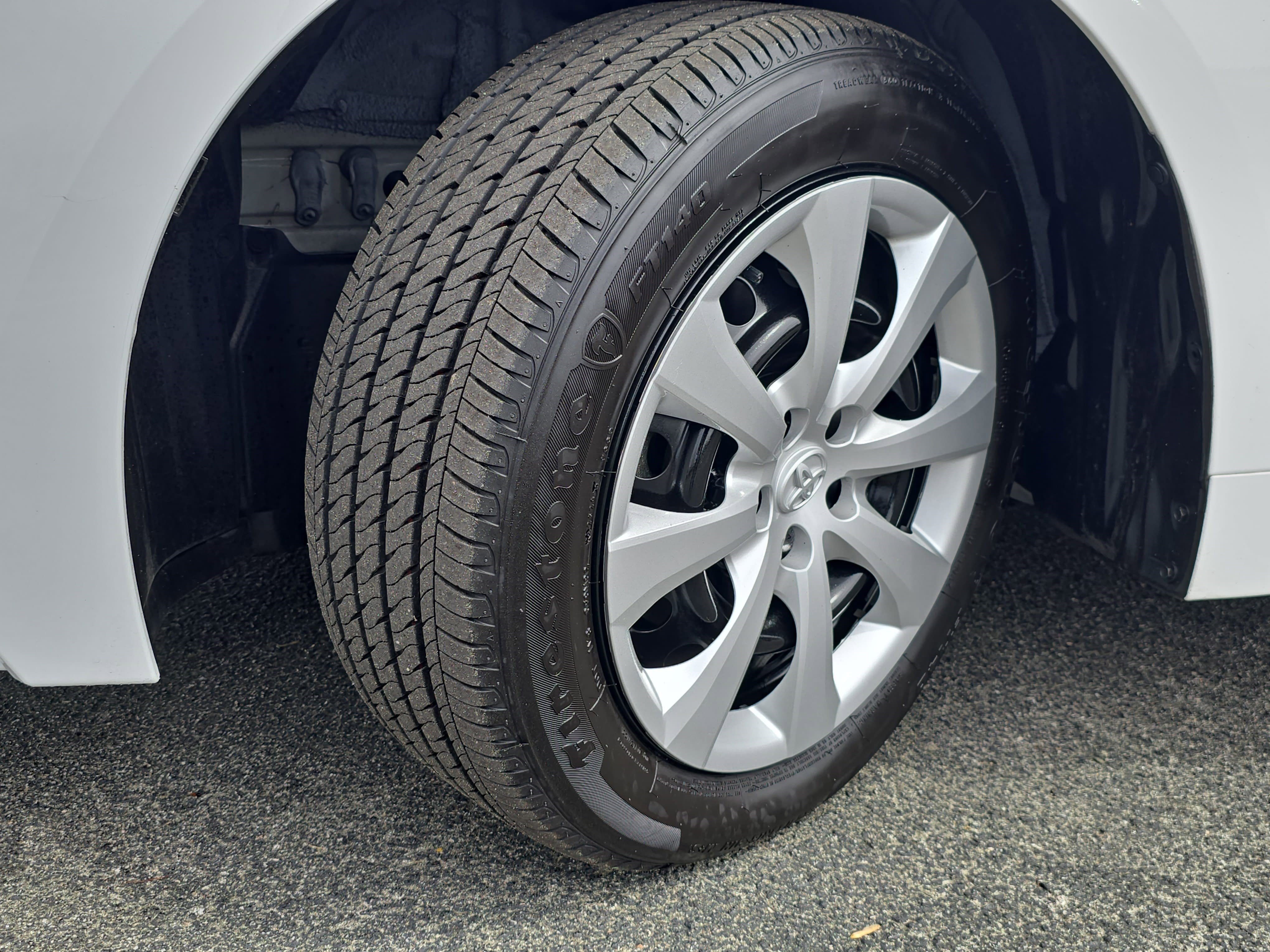 Used 2024 Toyota Corolla LE image 32