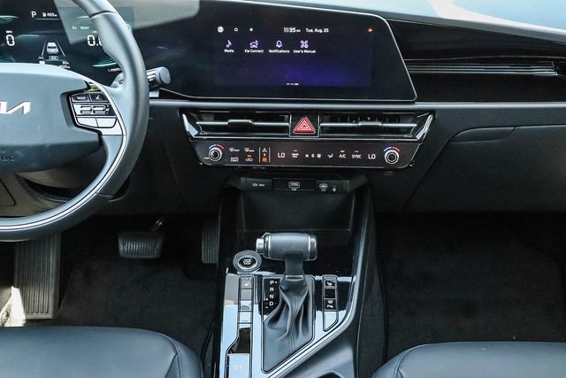 Certified 2025 Kia Niro EX FWD image 15