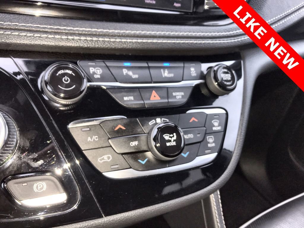 Used 2023 Chrysler Pacifica Limited w/ S Appearance Package image 19