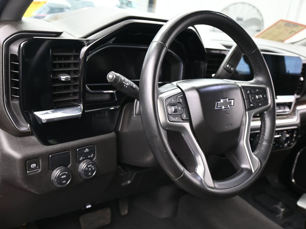 Used 2023 Chevrolet Silverado 1500 RST image 16