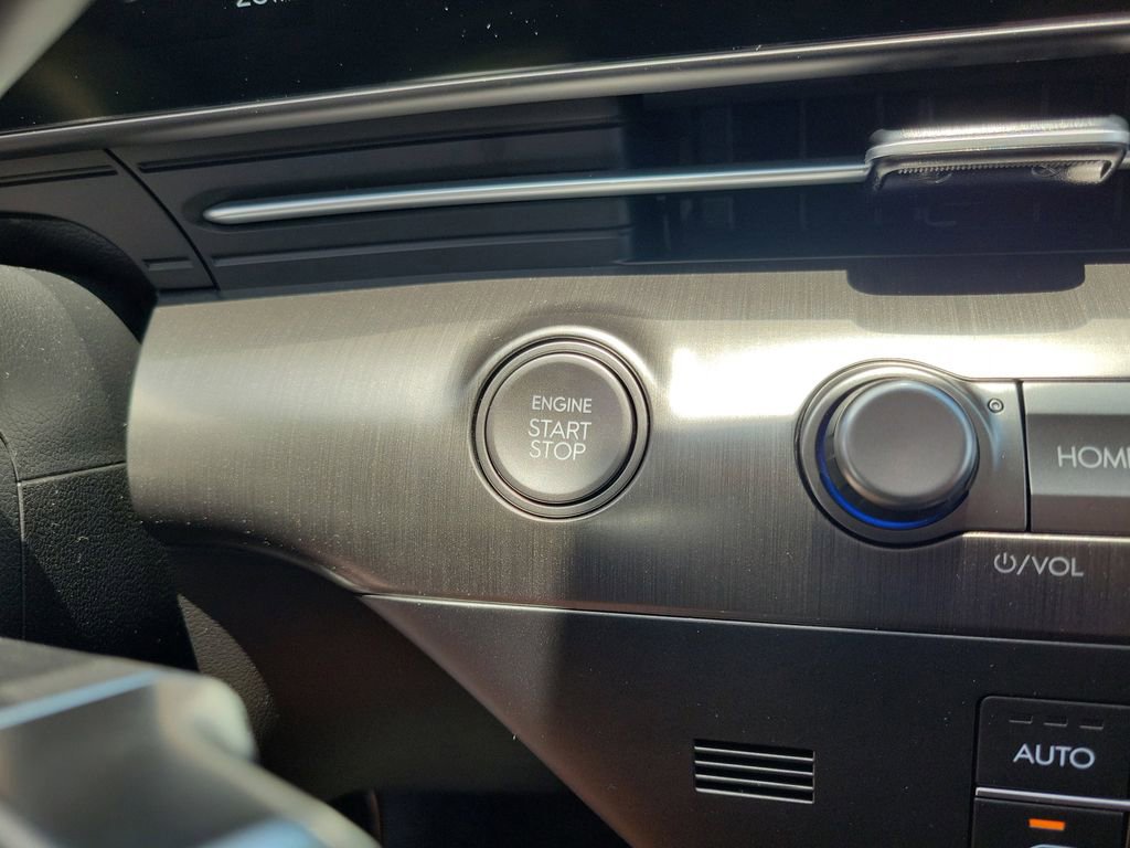 Certified 2025 Hyundai Kona SEL image 25