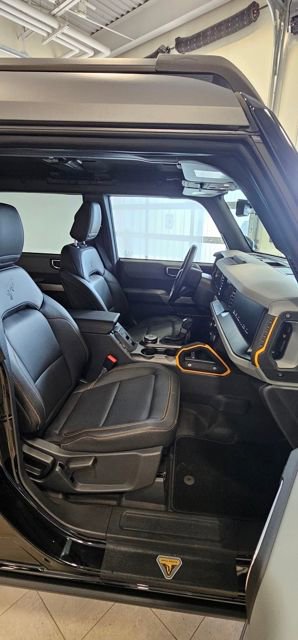 Used 2023 Ford Bronco Badlands image 11