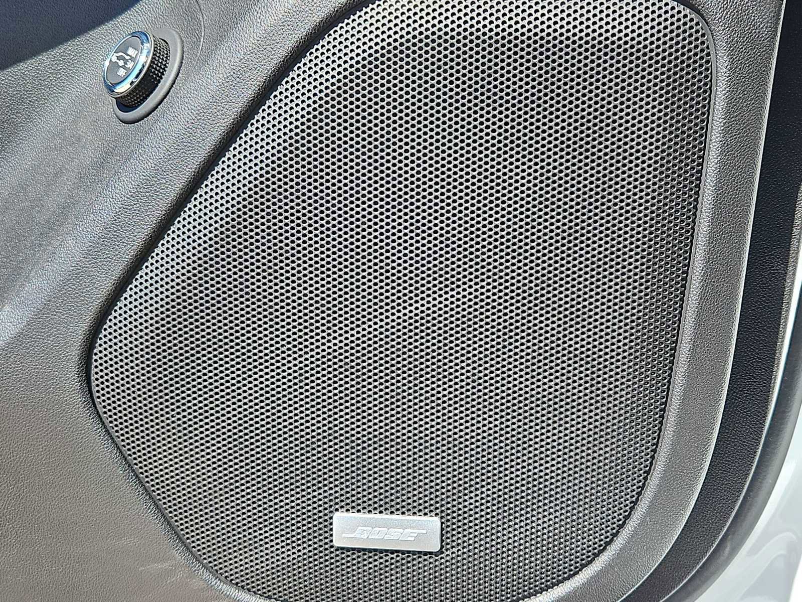 Used 2023 GMC Acadia SLT image 31