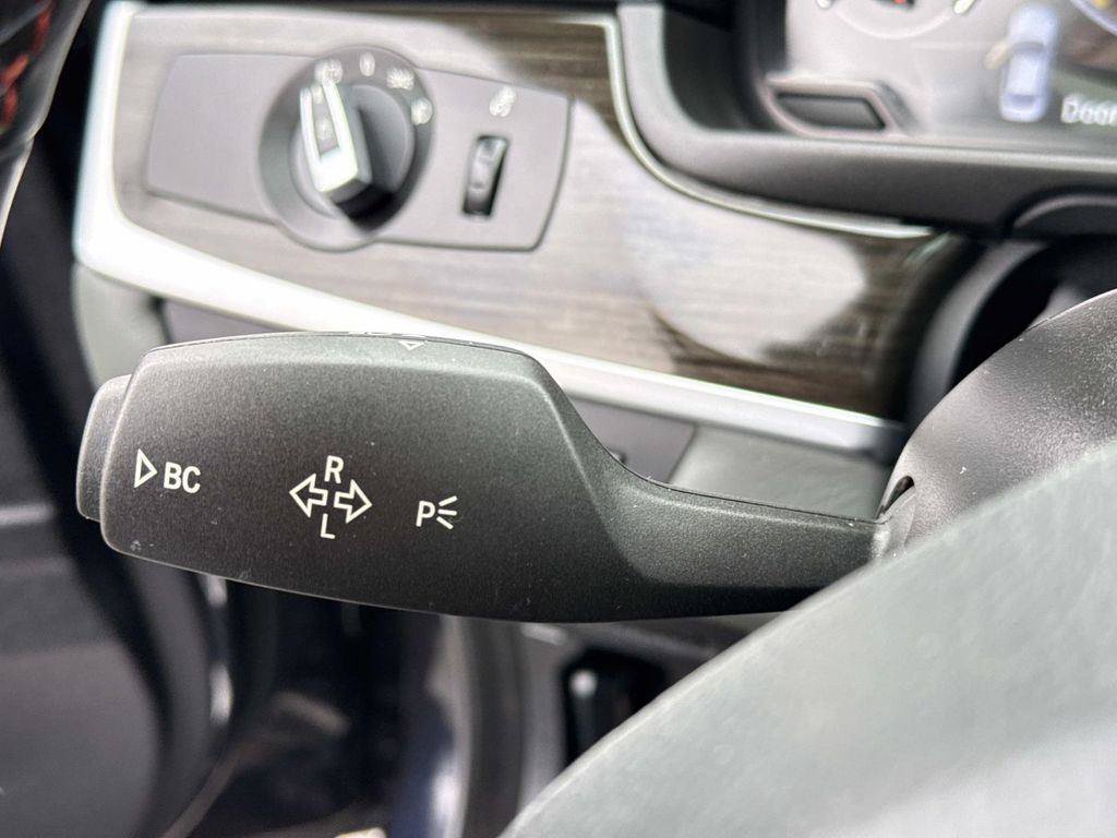 Used 2013 BMW M5 RWD image 23