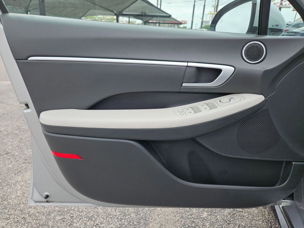 Used 2025 Hyundai Sonata SEL FWD image 14