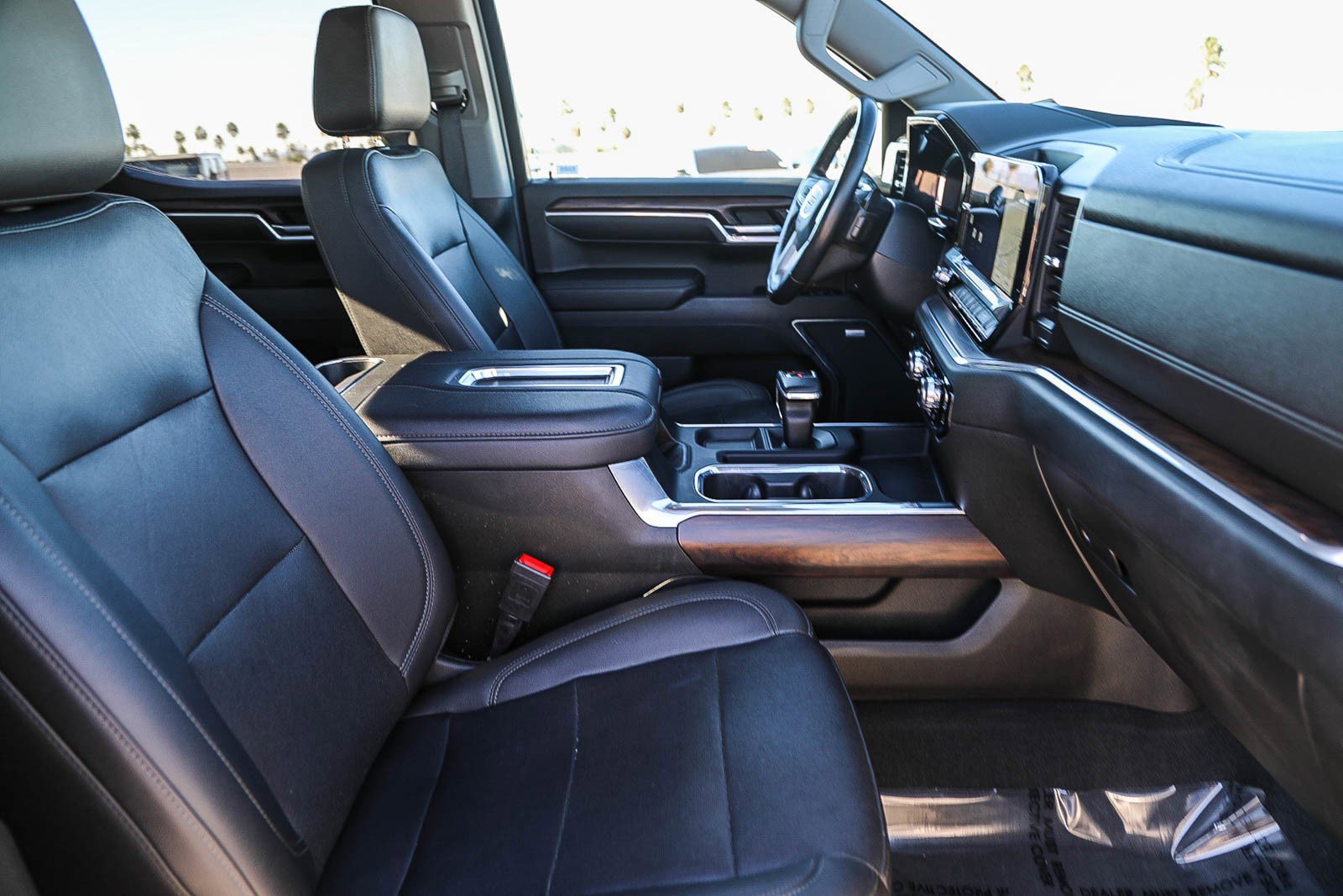 Used 2022 GMC Sierra 1500 SLT image 16