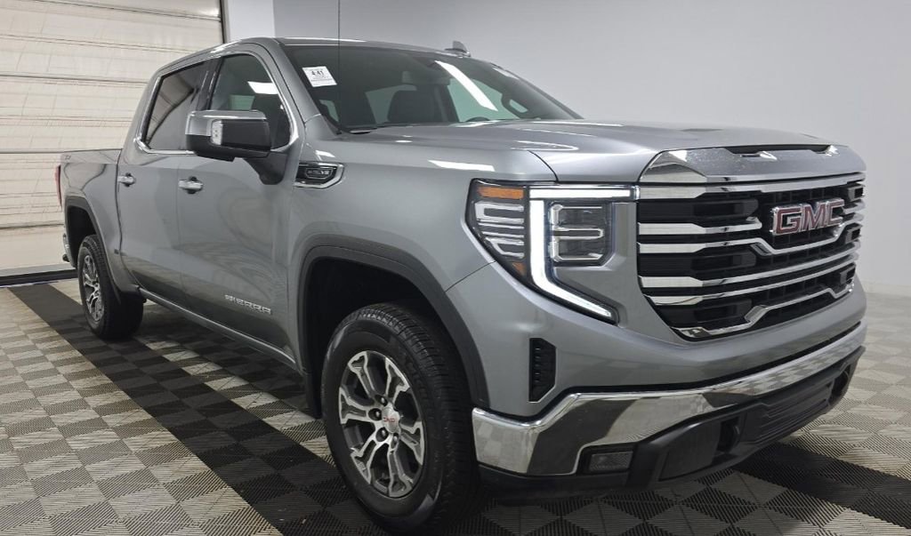 Used 2026 GMC Sierra 1500 SLT AWD/4WD image 2