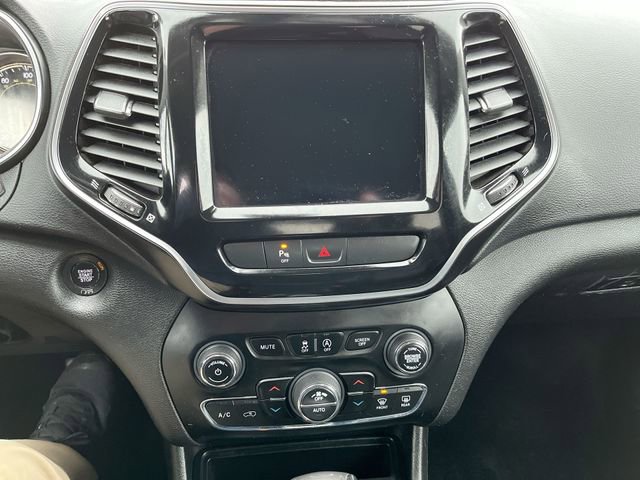 Used 2019 Jeep Cherokee Limited image 13