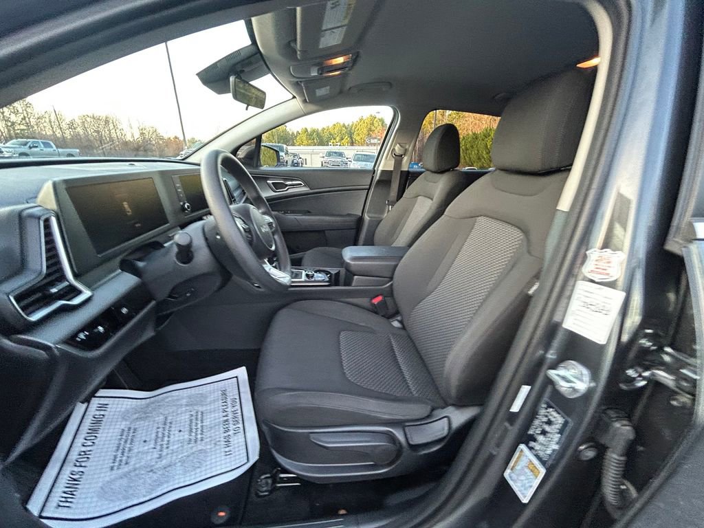Used 2024 Kia Sportage LX image 19