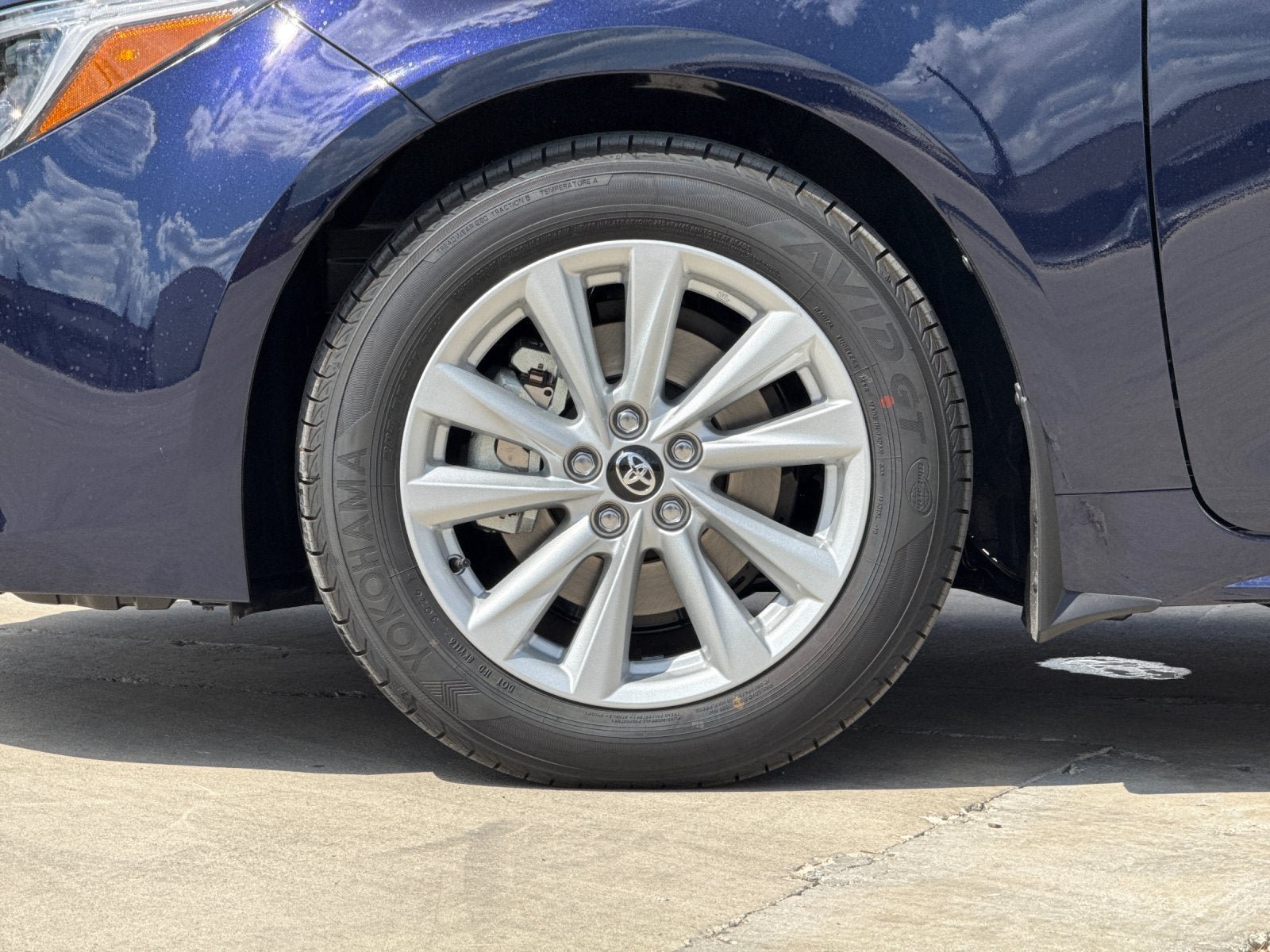 New 2027 Toyota Corolla SE w/ SE Premium Package FWD image 30