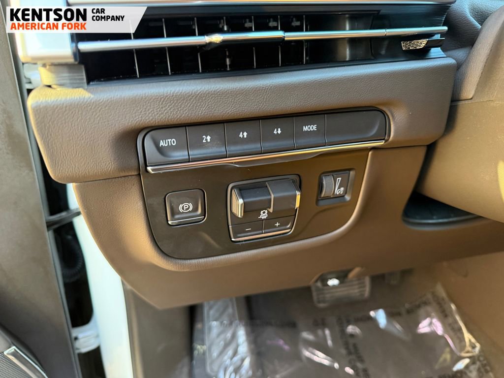 Used 2025 Cadillac Escalade Premium Luxury image 23