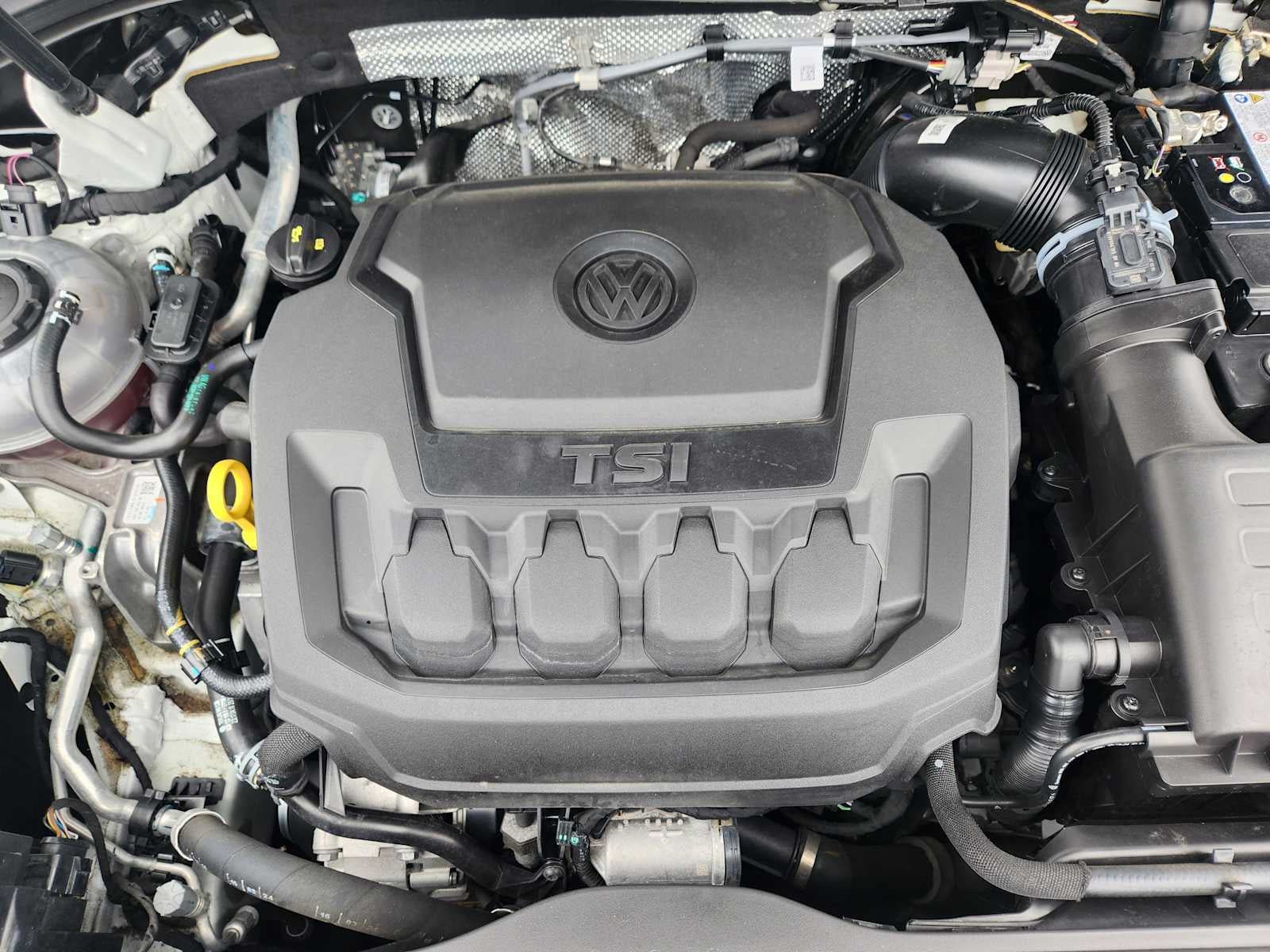 Used 2024 Volkswagen Tiguan SE R-Line AWD/4WD image 17