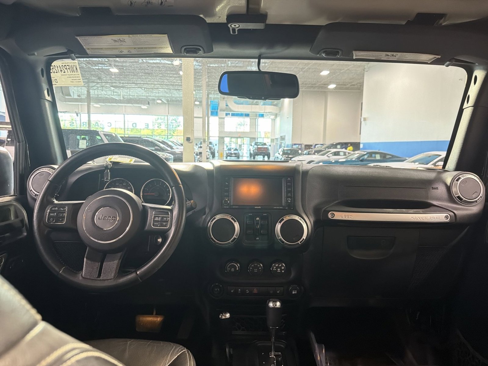 Used 2015 Jeep Wrangler Unlimited Sahara w/ Connectivity Group AWD/4WD image 21