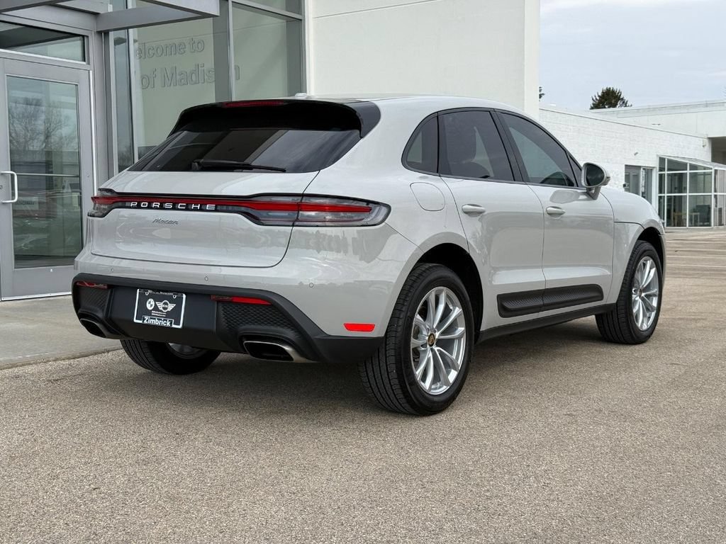 Used 2025 Porsche Macan AWD/4WD image 4