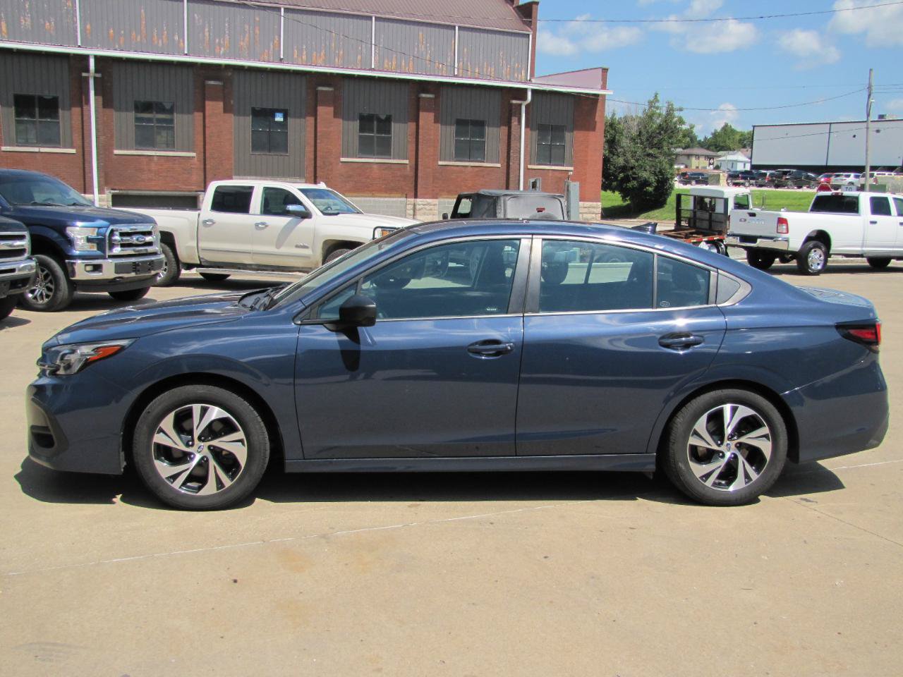 Used 2023 Subaru Legacy AWD/4WD image 2
