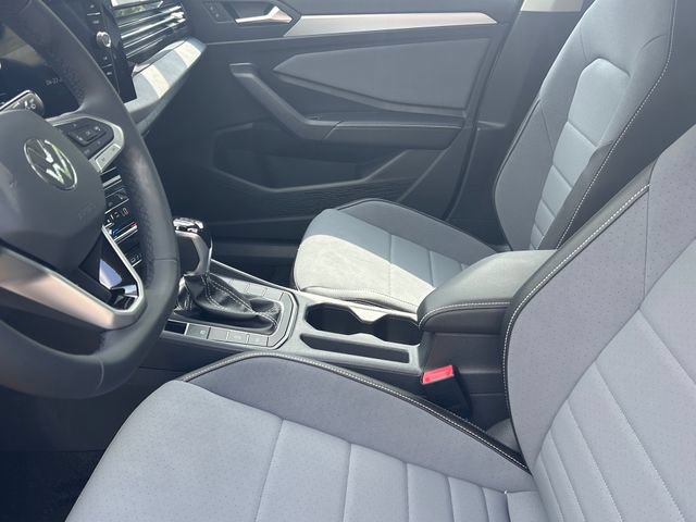 New 2026 Volkswagen Jetta SE FWD image 9