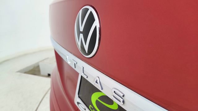 Used 2021 Volkswagen Atlas Cross Sport SE w/ Panoramic Sunroof Package image 16