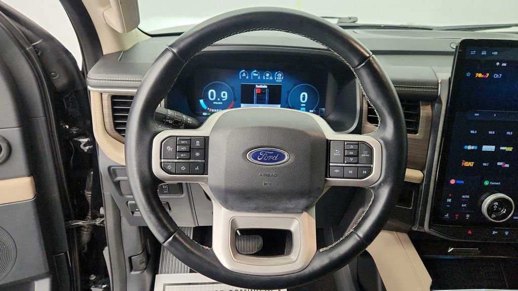 Used 2022 Ford Expedition Max Limited image 14