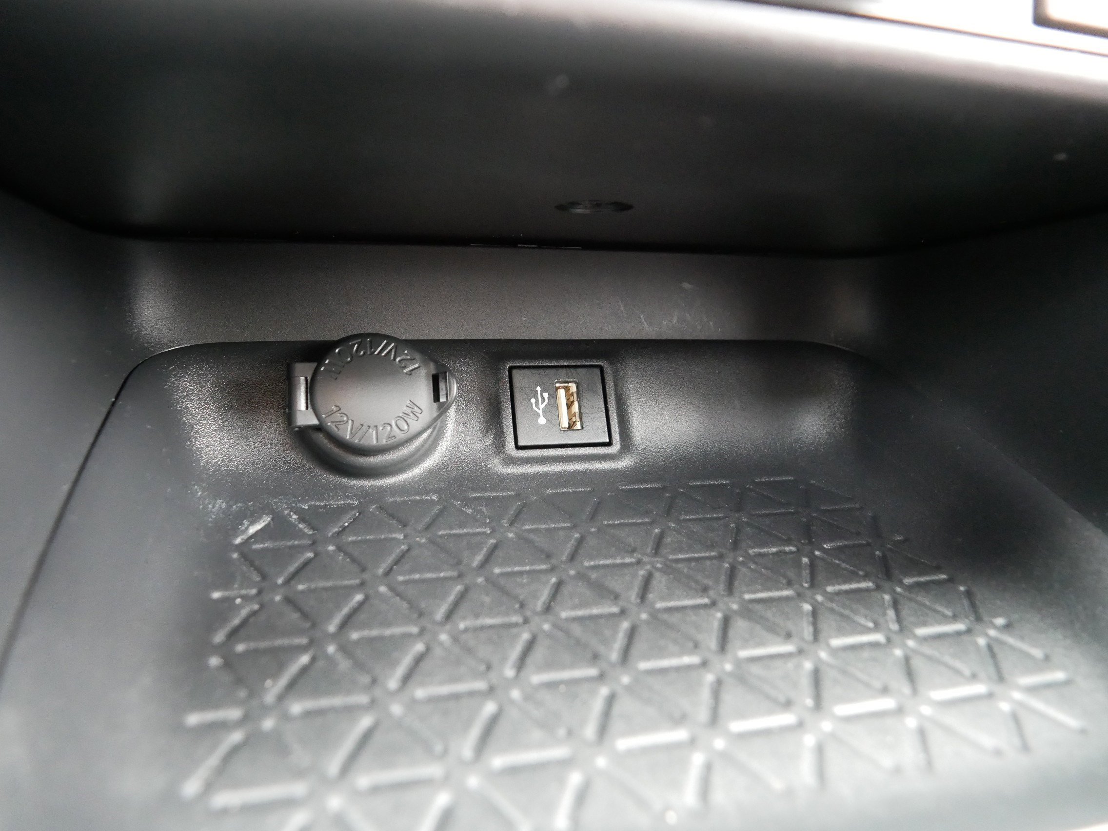 Used 2023 Toyota RAV4 XLE w/ Convenience Package image 33