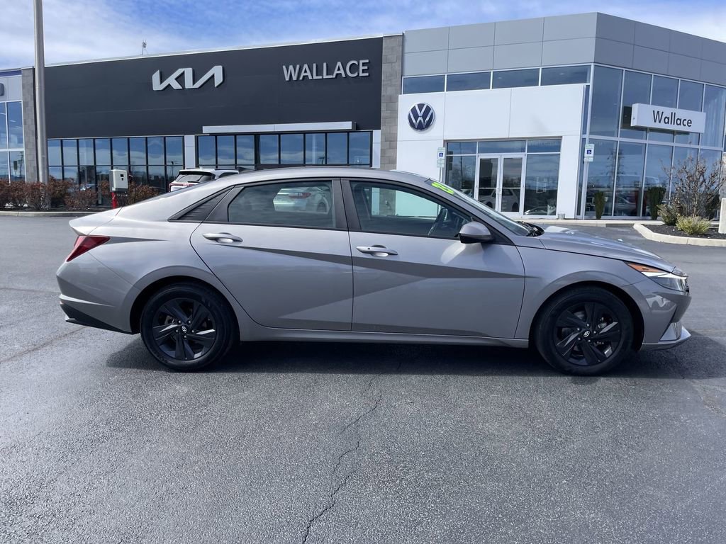 Used 2023 Hyundai Elantra SEL image 4