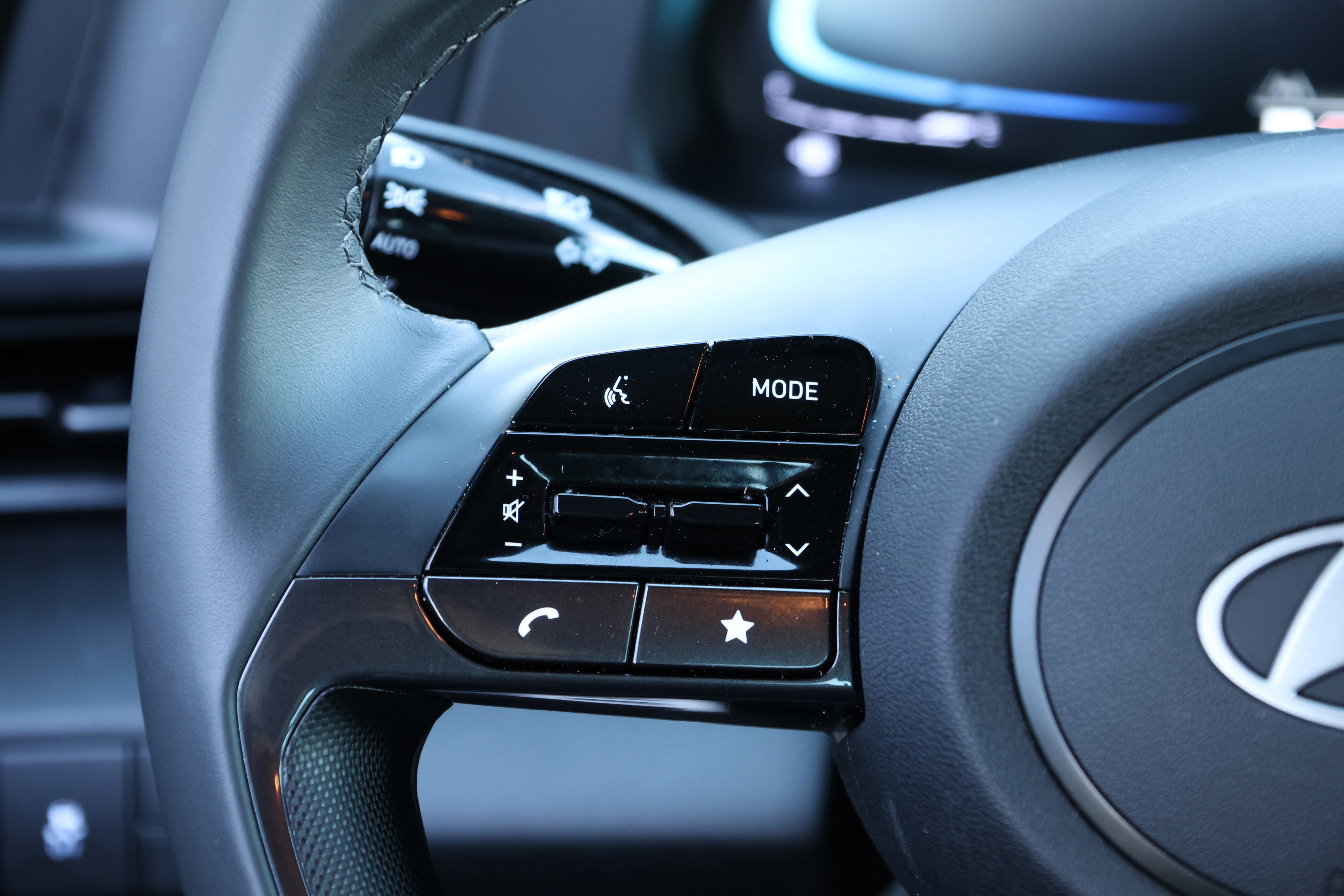 Used 2025 Hyundai Elantra Sport image 18