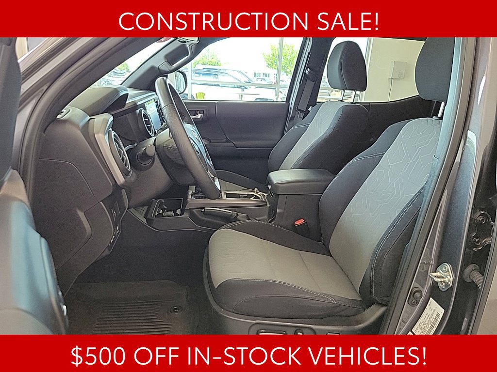 Used 2021 Toyota Tacoma TRD Off-Road w/ Technology Package AWD/4WD image 8