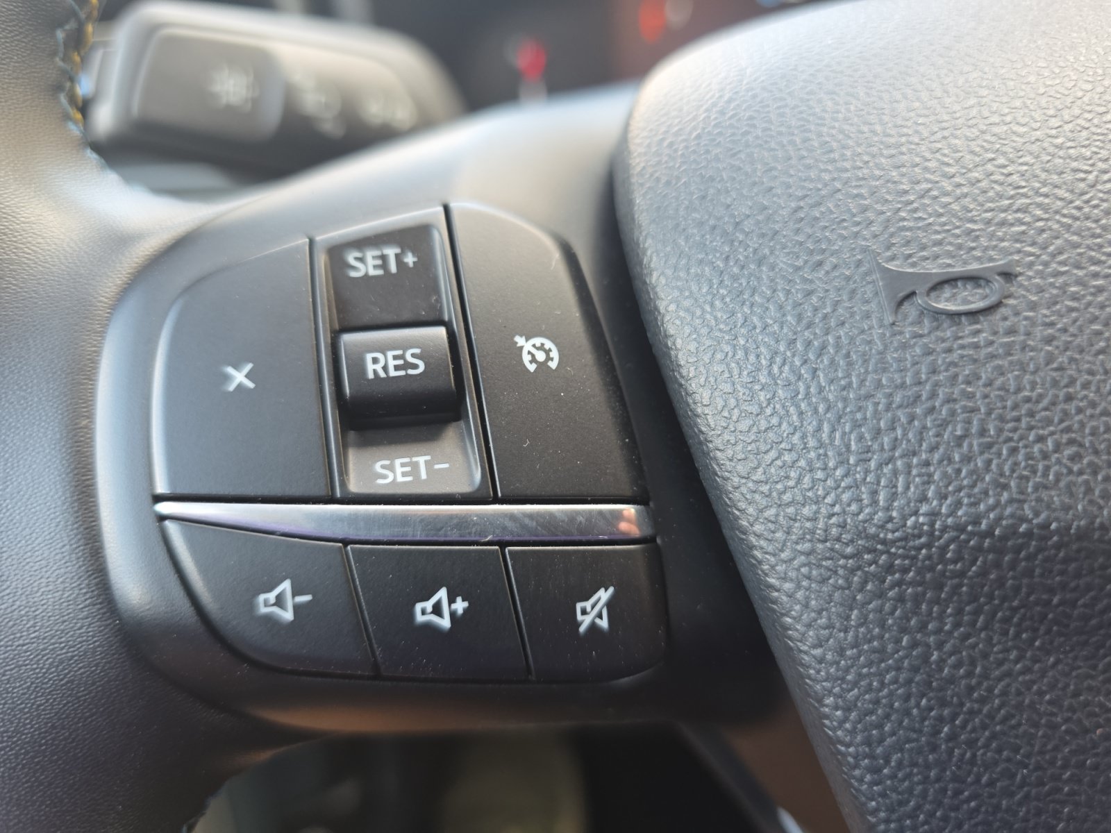 Used 2025 Ford Maverick Lobo AWD/4WD image 24