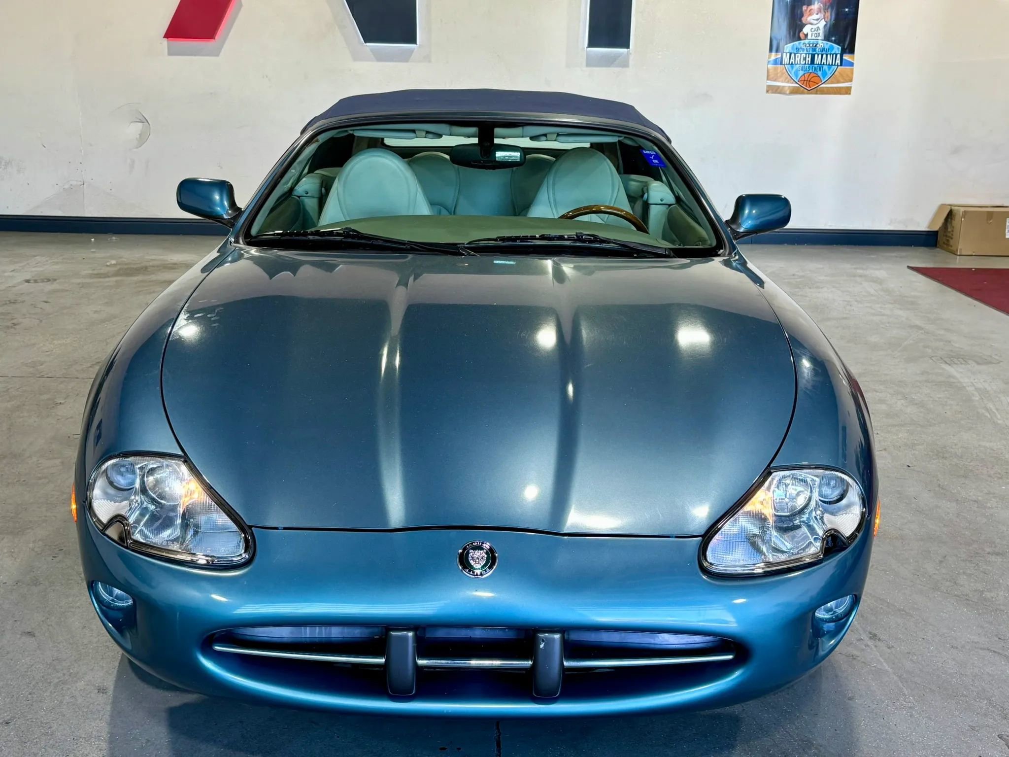 Used 2000 Jaguar XK8 Convertible RWD image 3