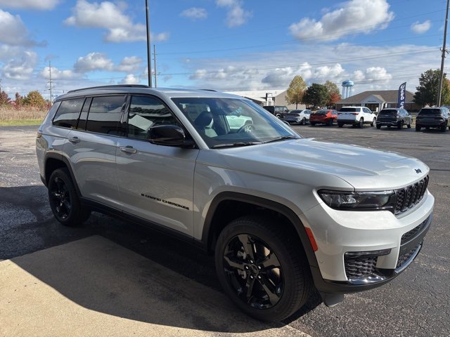 New 2025 Jeep Grand Cherokee L Limited image 8