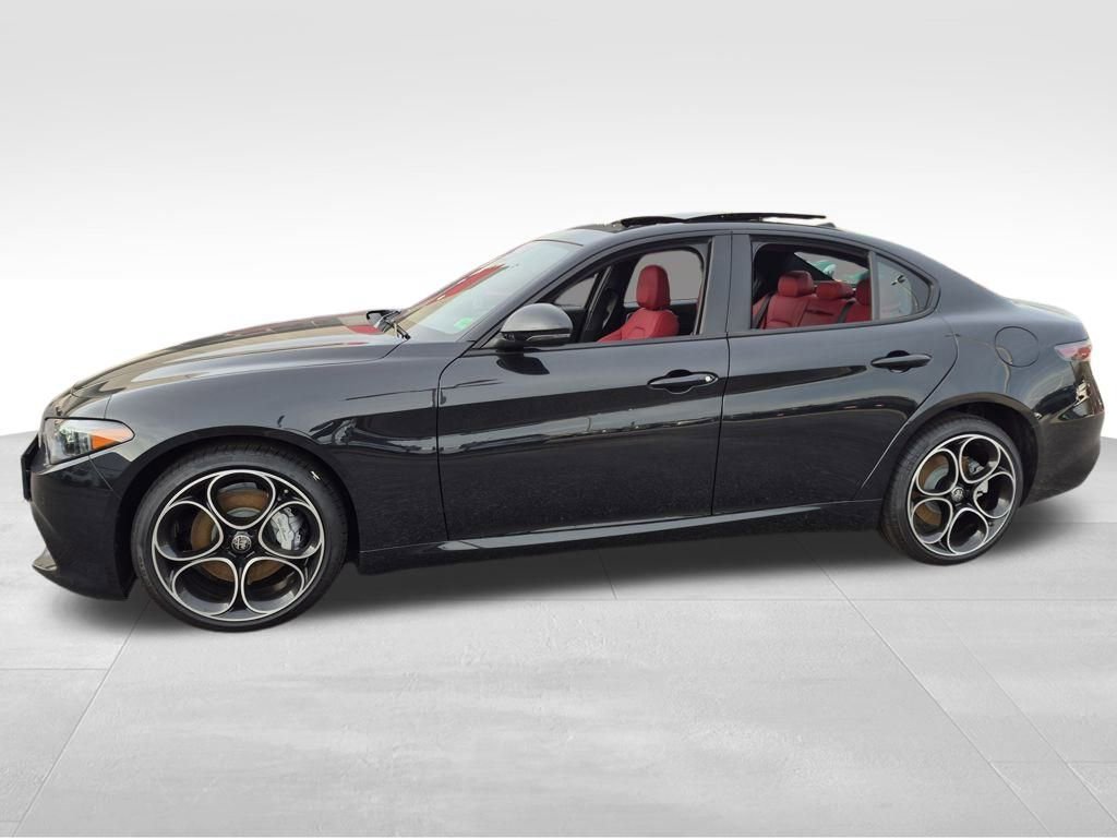 New 2025 Alfa Romeo Giulia AWD w/ Driving Assist Package image 3