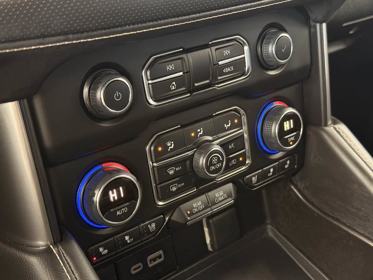 Used 2023 Chevrolet Suburban Premier image 59