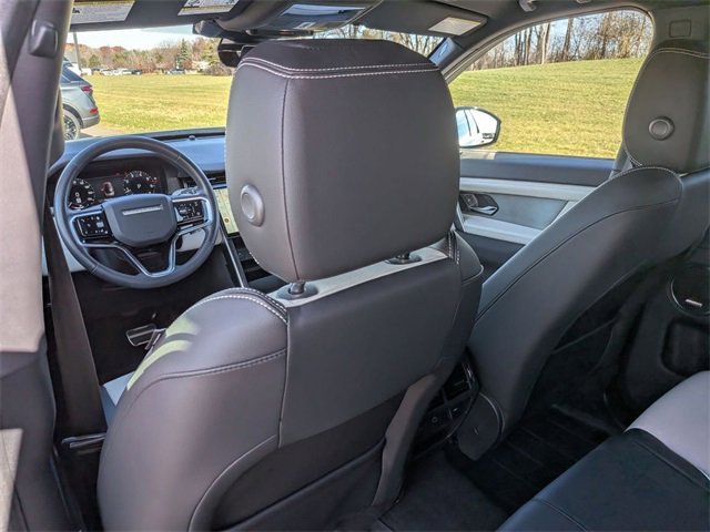 Used 2024 Land Rover Discovery Sport Dynamic SE image 27