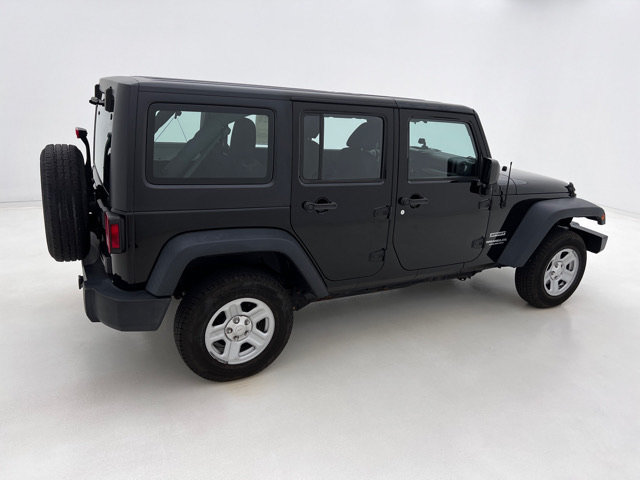 Used 2015 Jeep Wrangler Unlimited Sport w/ Connectivity Group AWD/4WD image 9