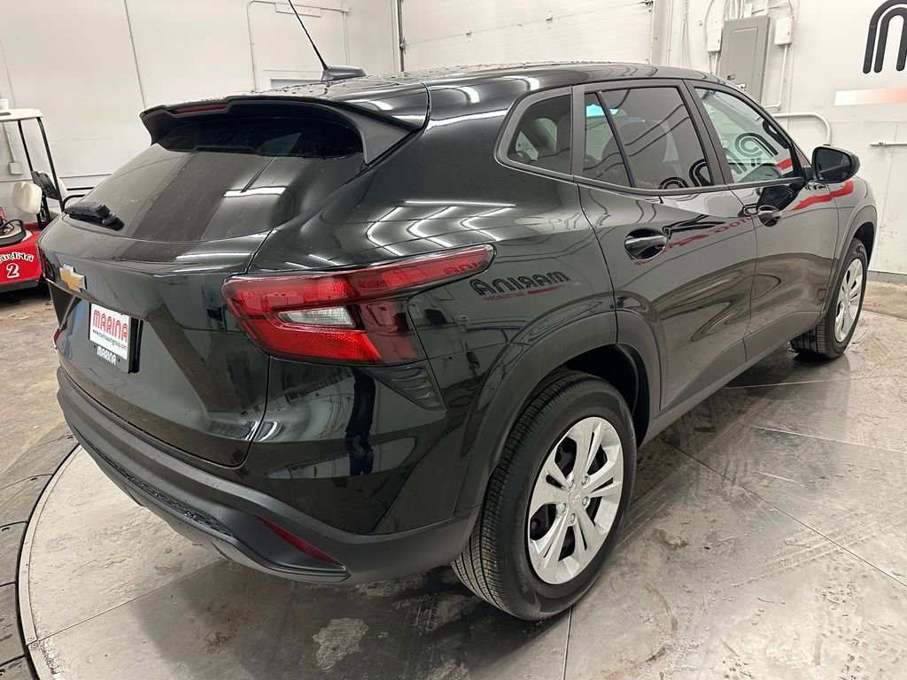 Used 2024 Chevrolet Trax LS image 15