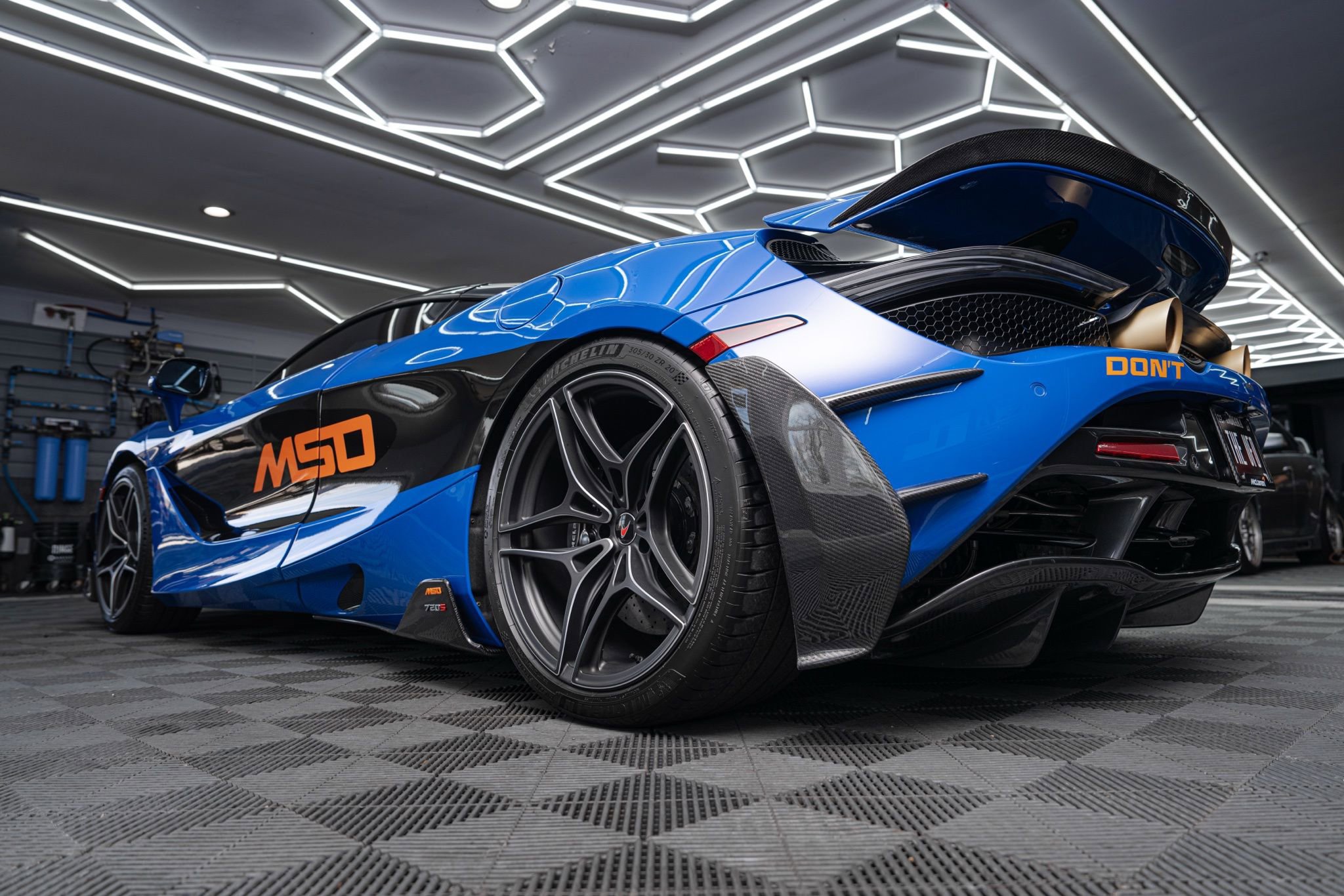 Used 2018 McLaren 720S Performance image 7