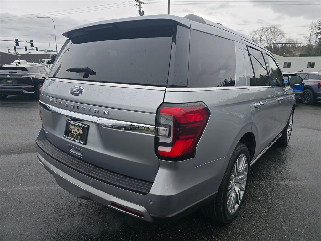 Used 2024 Ford Expedition Limited image 3