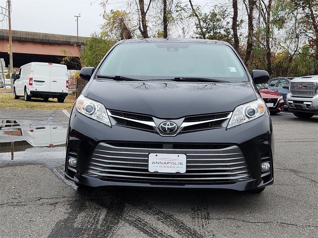 Used 2020 Toyota Sienna XLE image 2