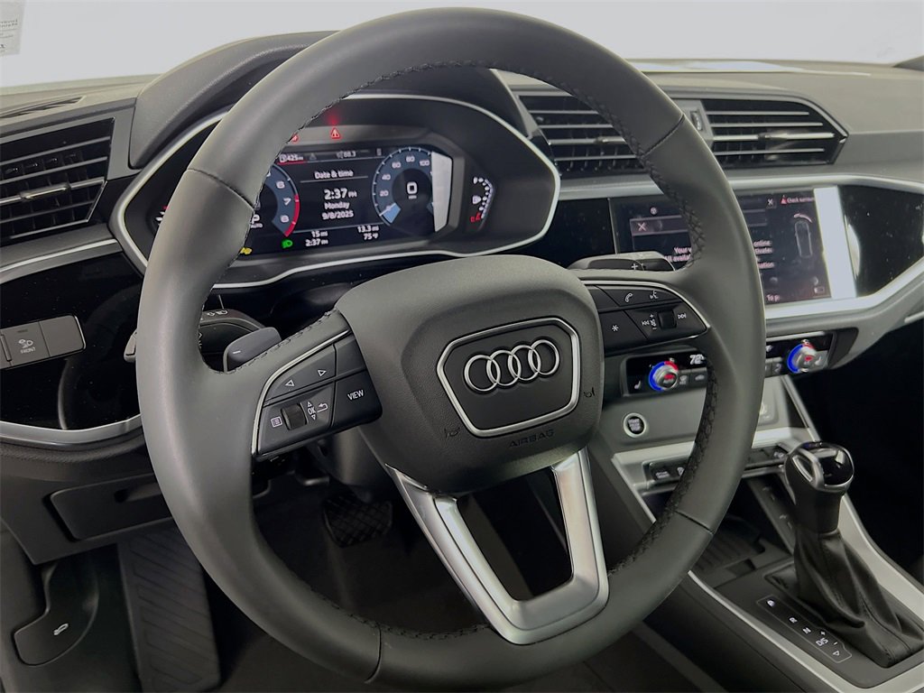 New 2025 Audi Q3 2.0T Premium image 12