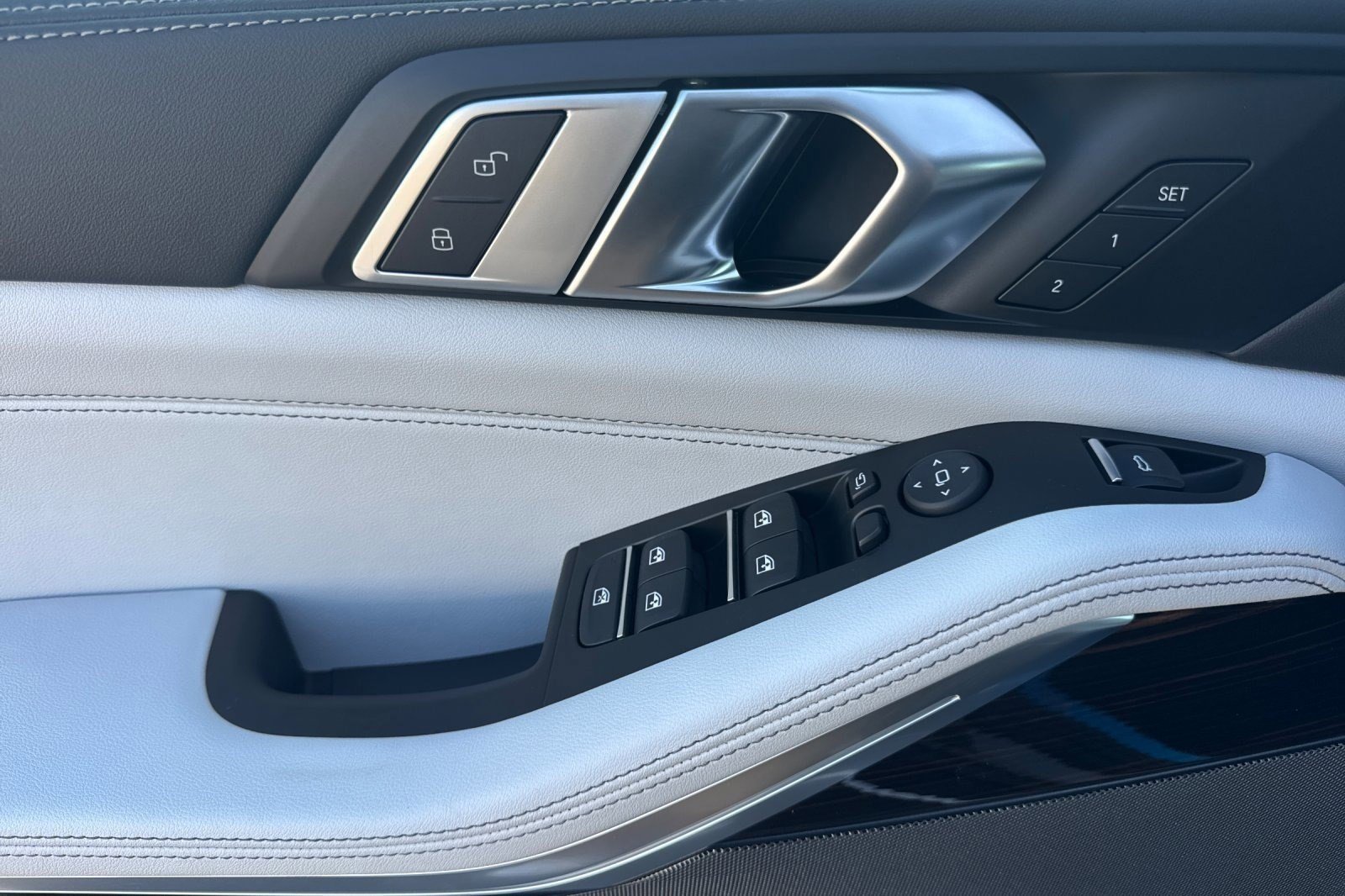 New 2026 BMW X5 xDrive40i w/ Premium Package image 13